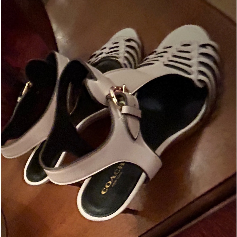 Coach New York Size 9.5 B,Izzy Leather Heeled Sandal in Ivory